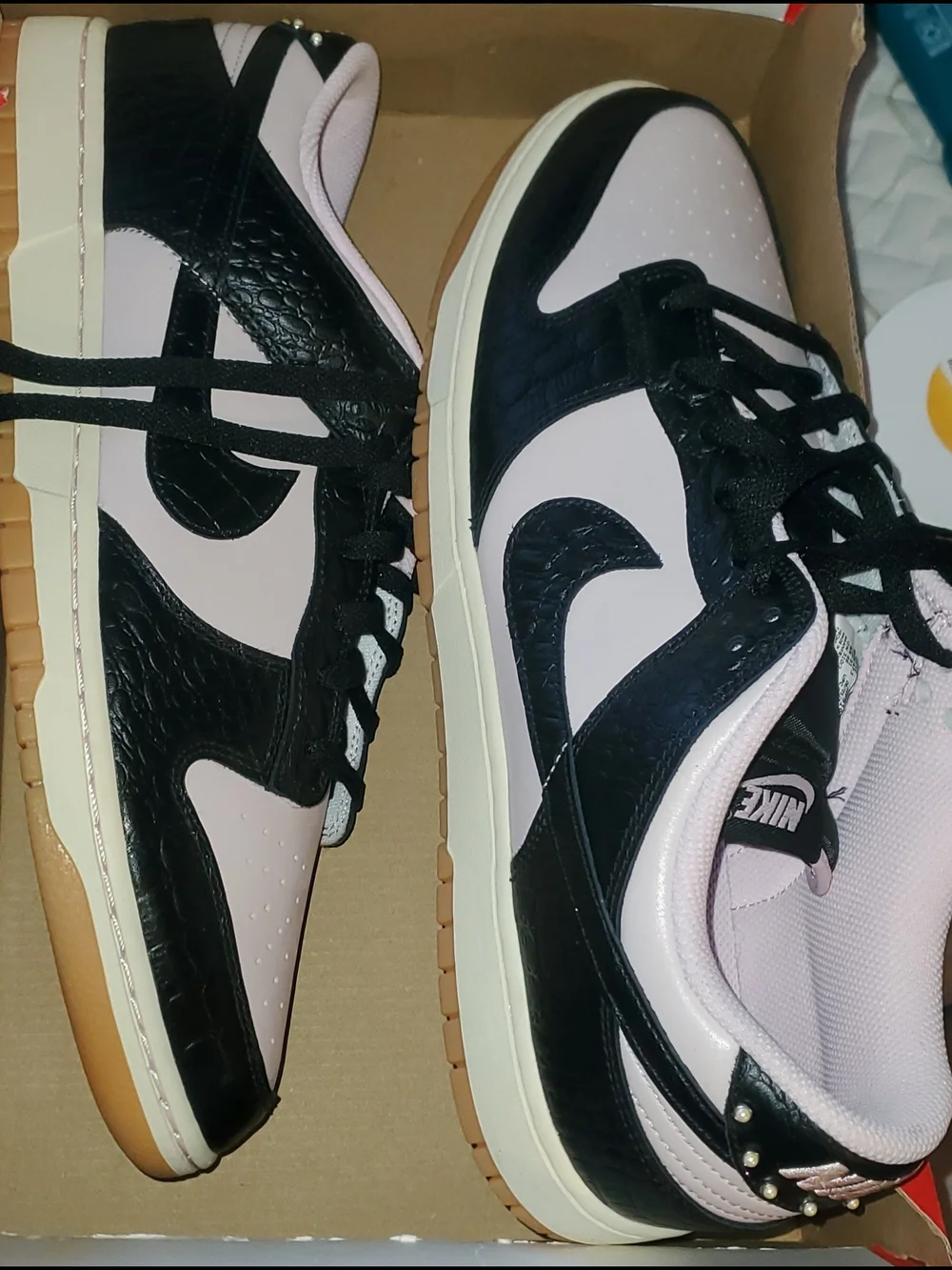 Nike DUNK LOWBlack and Light Pink  Sneakers